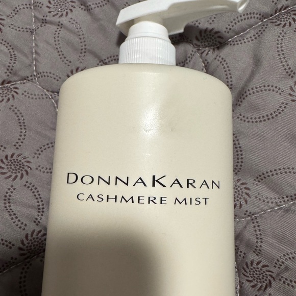 The Donna Karen Cashmere Most Body Lotion 32 oz Cream Bottle - Picture 2 of 4